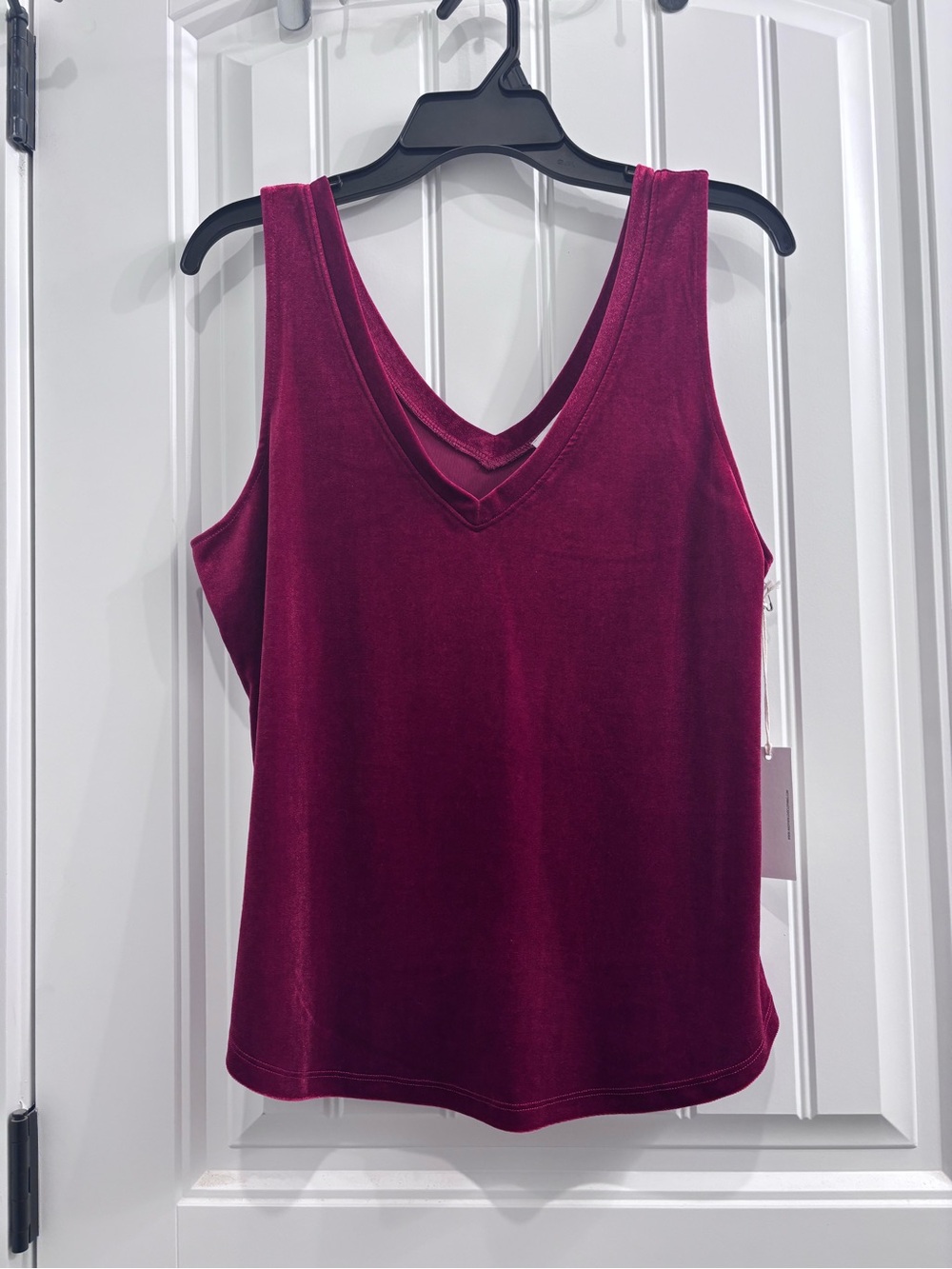 Another Love Women's V-Neck Sleeveless Tank - Burgundy NWT